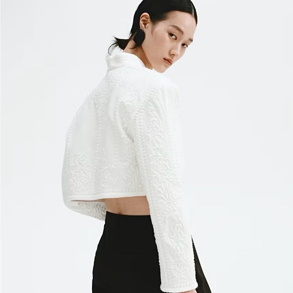 H&M STUDIO COLLECTION SPRING 2026
LINEN-BLEND BOLERO WHITE JACKET - Picture 5 of 10